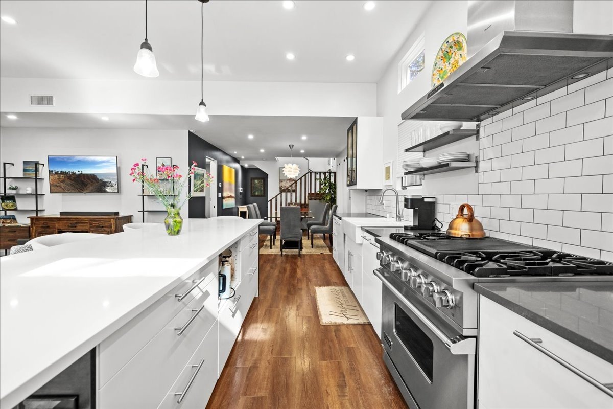 Incredible house off the Venice Canals gallery image 4