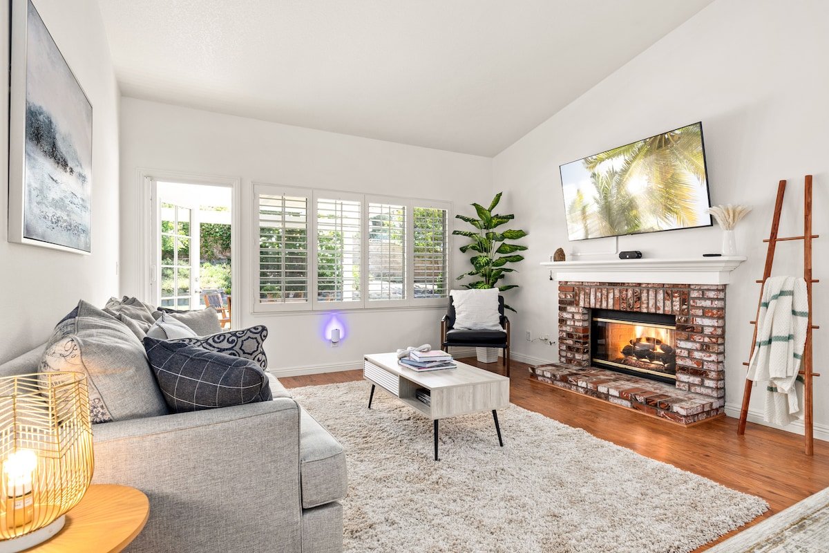 GOODE.HOMES | Luxury 3-bedroom home w/ lush garden gallery image 3