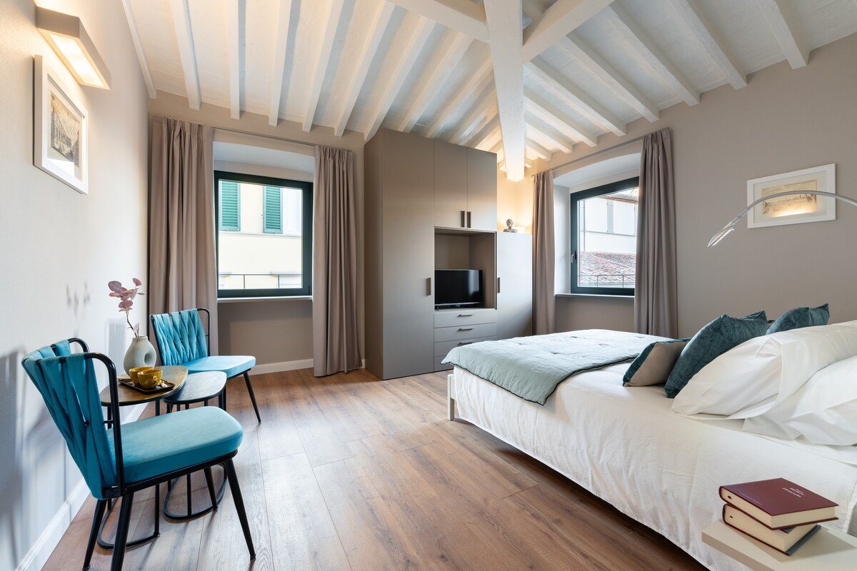 Florence Dome with stunning view gallery image 4