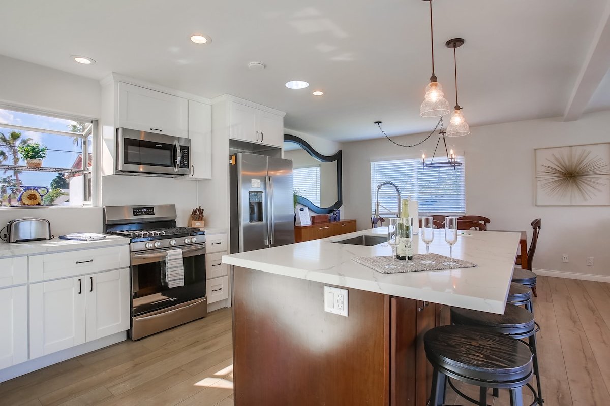 The Crown Jewel Villa with AC!Bikes,Kayak and SUP! gallery image 5