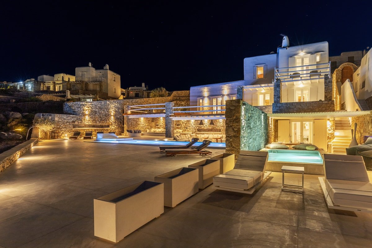 Mykonos Actor’s Villa. 5 bedrooms, private pool. gallery image 2