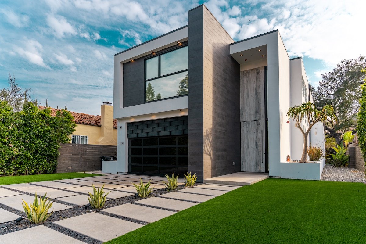 ৎ୭ Kling Manor Lux ৎ୭ pool, Hot tub, and more. gallery image 3