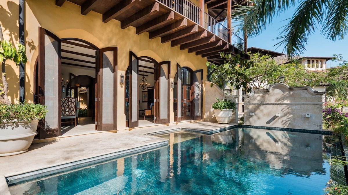 Oceanfront Villa, Pool & Beach Club – Casa Tom gallery image 2