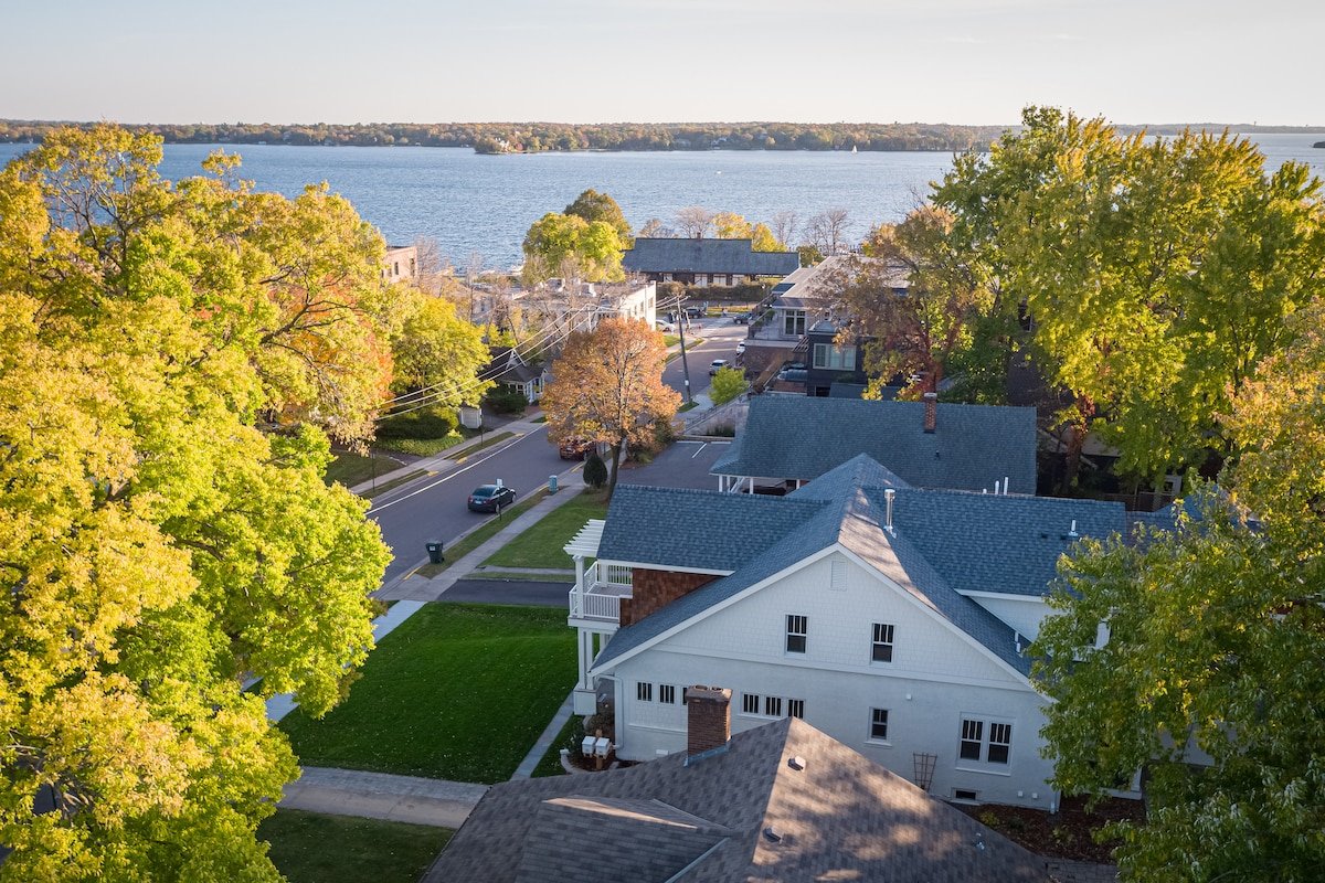 Top Floor Gem in Downtown Wayzata/Lake Minnetonka gallery image 4