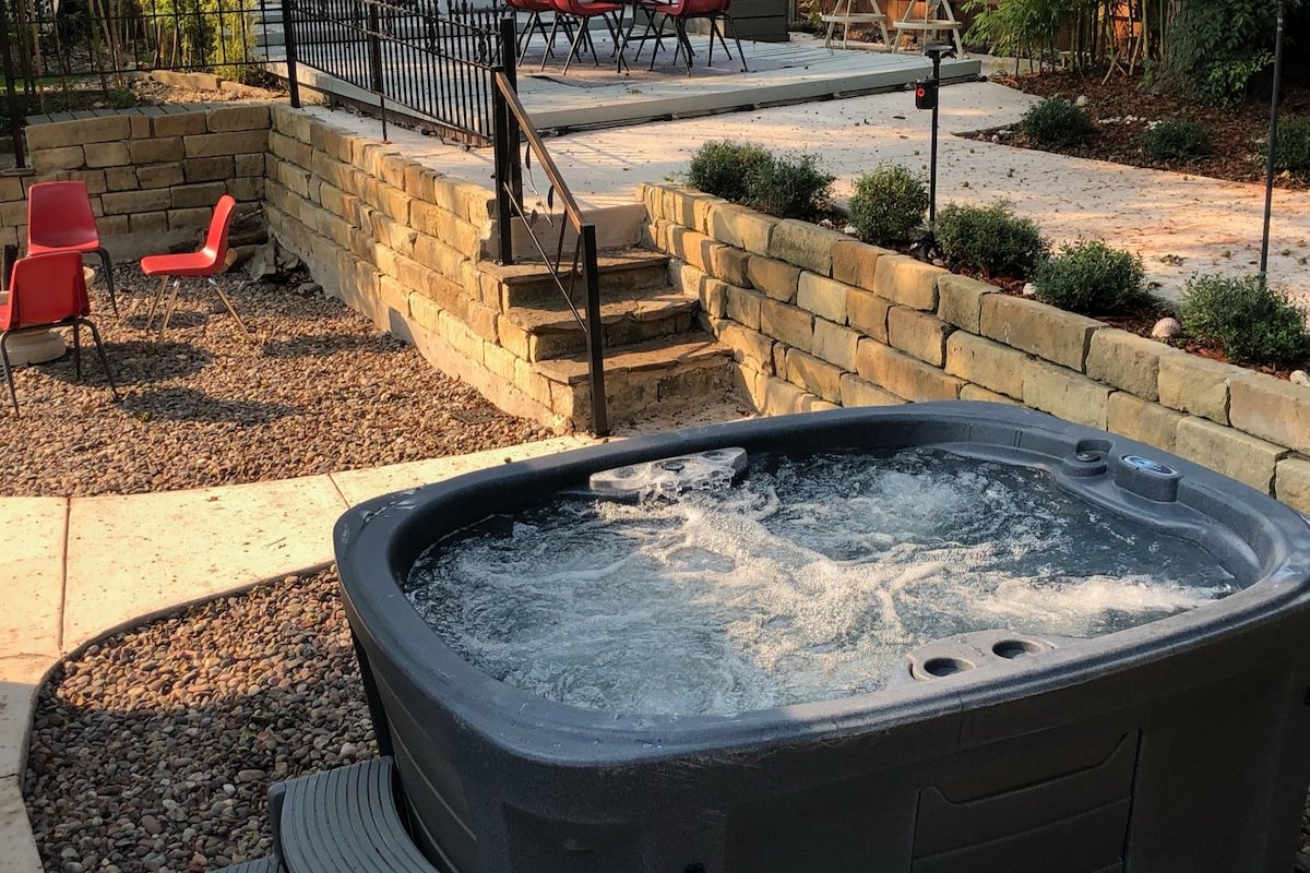 Two Houses within 1 Mile w/ 8 BR 5 BA 2 Pools/Spas gallery image 3