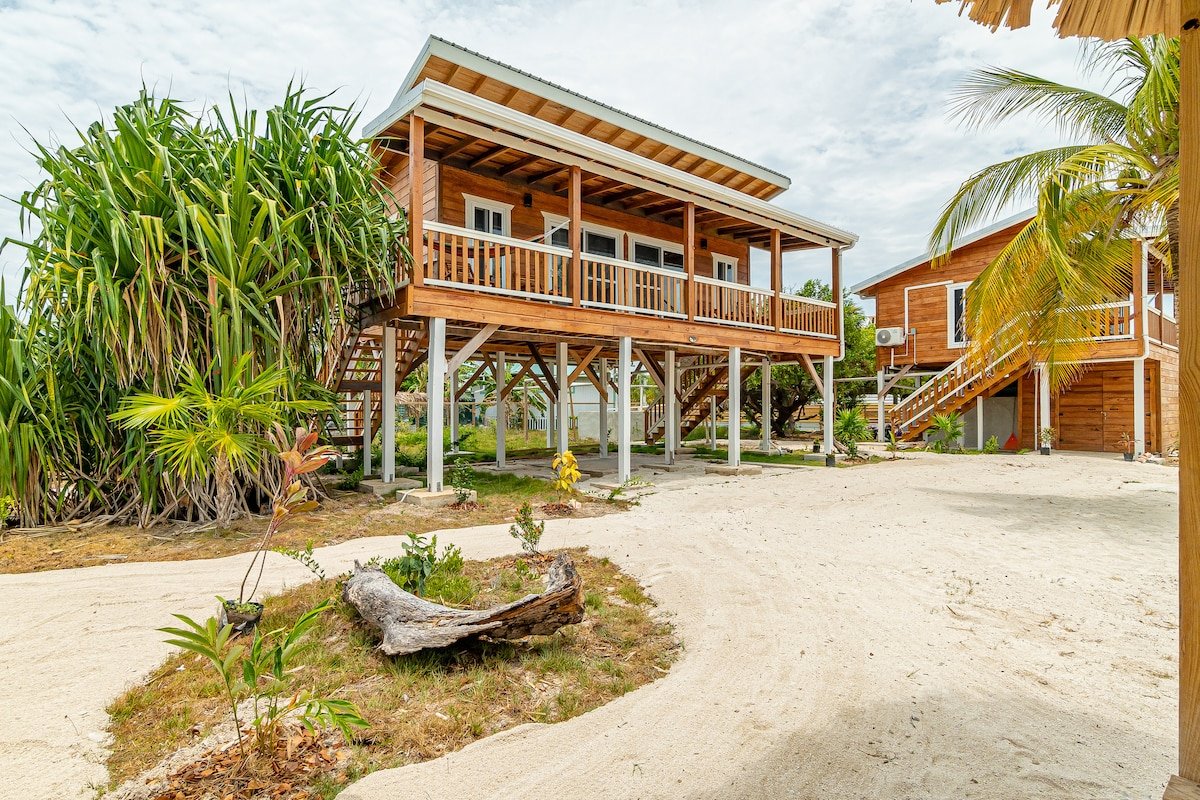 Driftwood Beach Front Cabanas with Wifi and kayaks gallery image 5