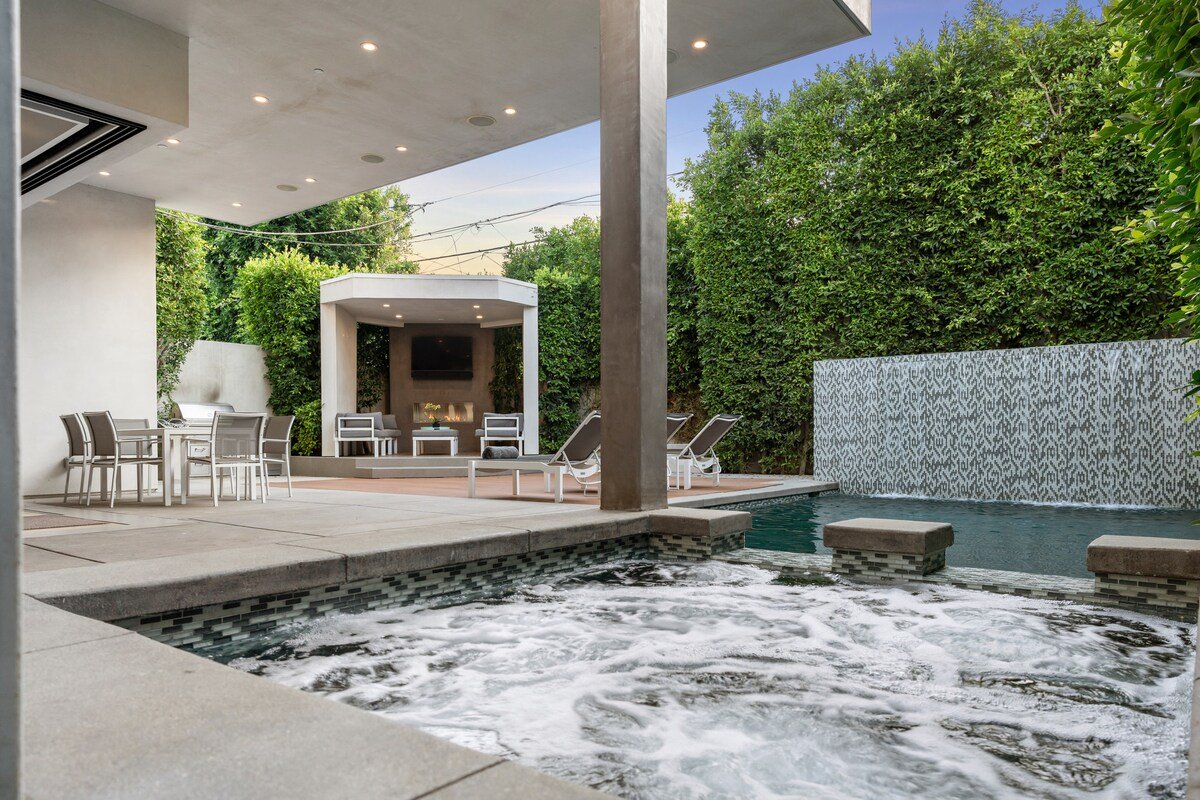 Stylish WeHo Getaway w/ Pool, Cabana & Vibes gallery image 3
