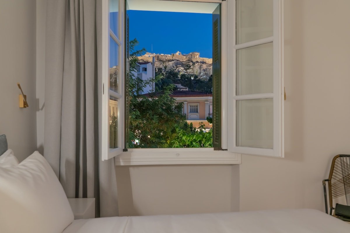 The Aeolian: Three-Bedroom Ap. gallery image 2