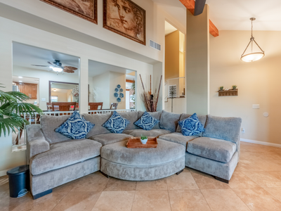 Villa Beach house 16+Pool & Spa. 9min from strip!