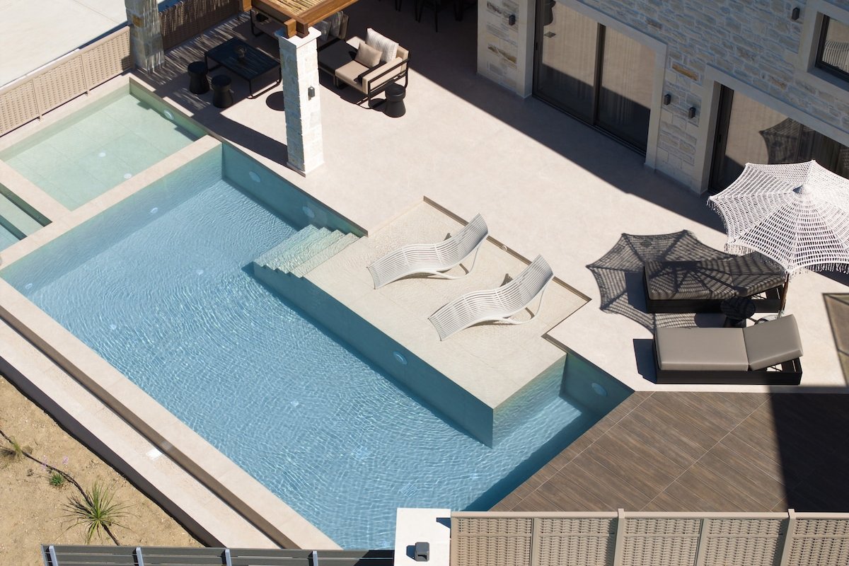 Elouera Villa II, Sandy Beach, Dining & Shops Near gallery image 2