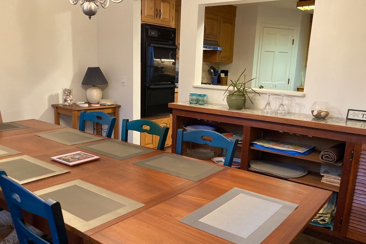 New Harbor House Unit A w/Sunset View & Fire Place gallery image 4