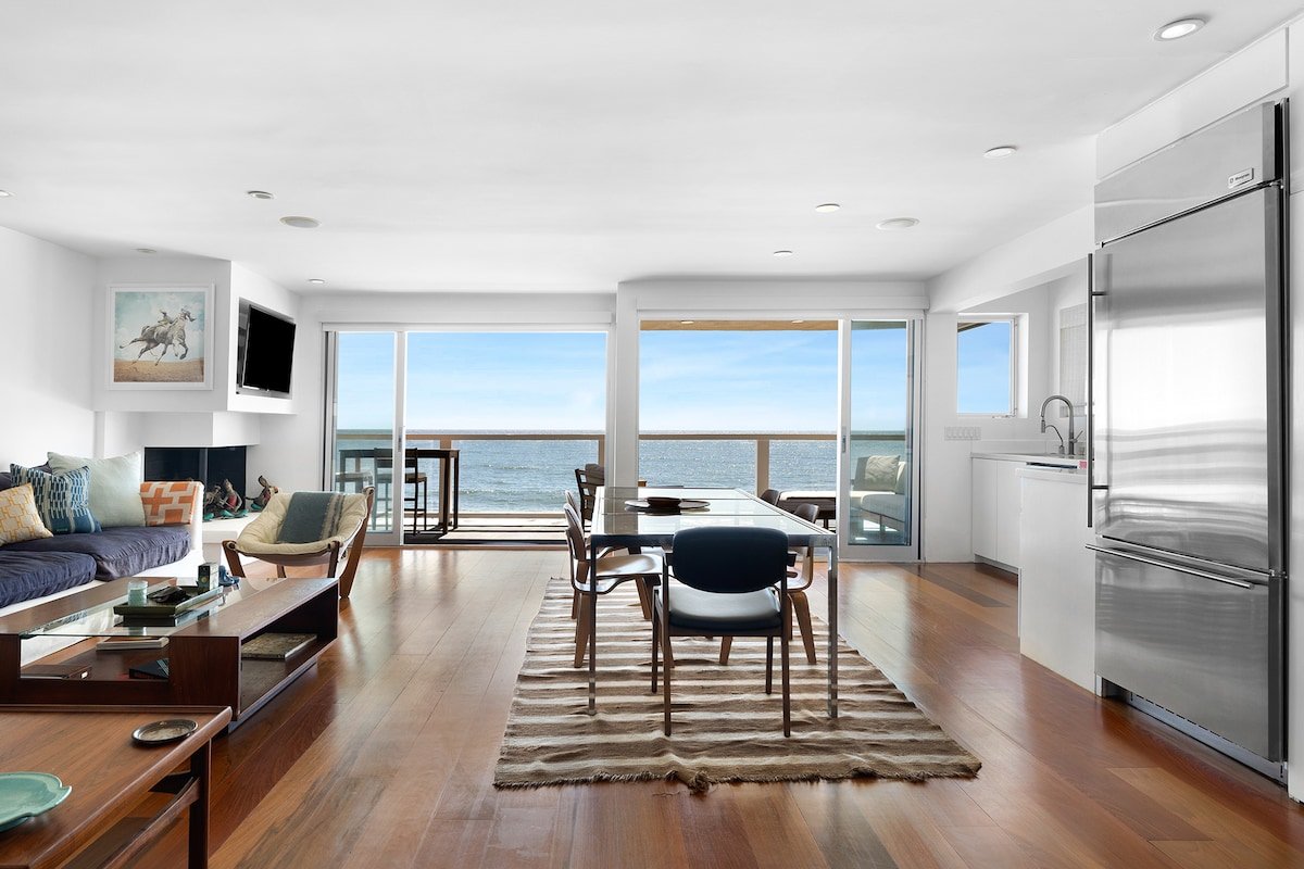 Beachside Condo on Carbon Beach gallery image 4