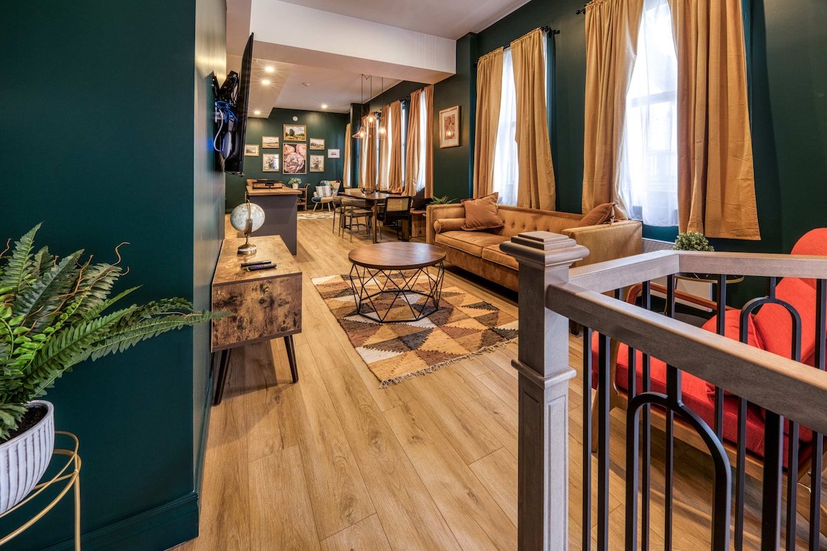 North House Majestic 3-Bedroom Designer Apartment gallery image 3