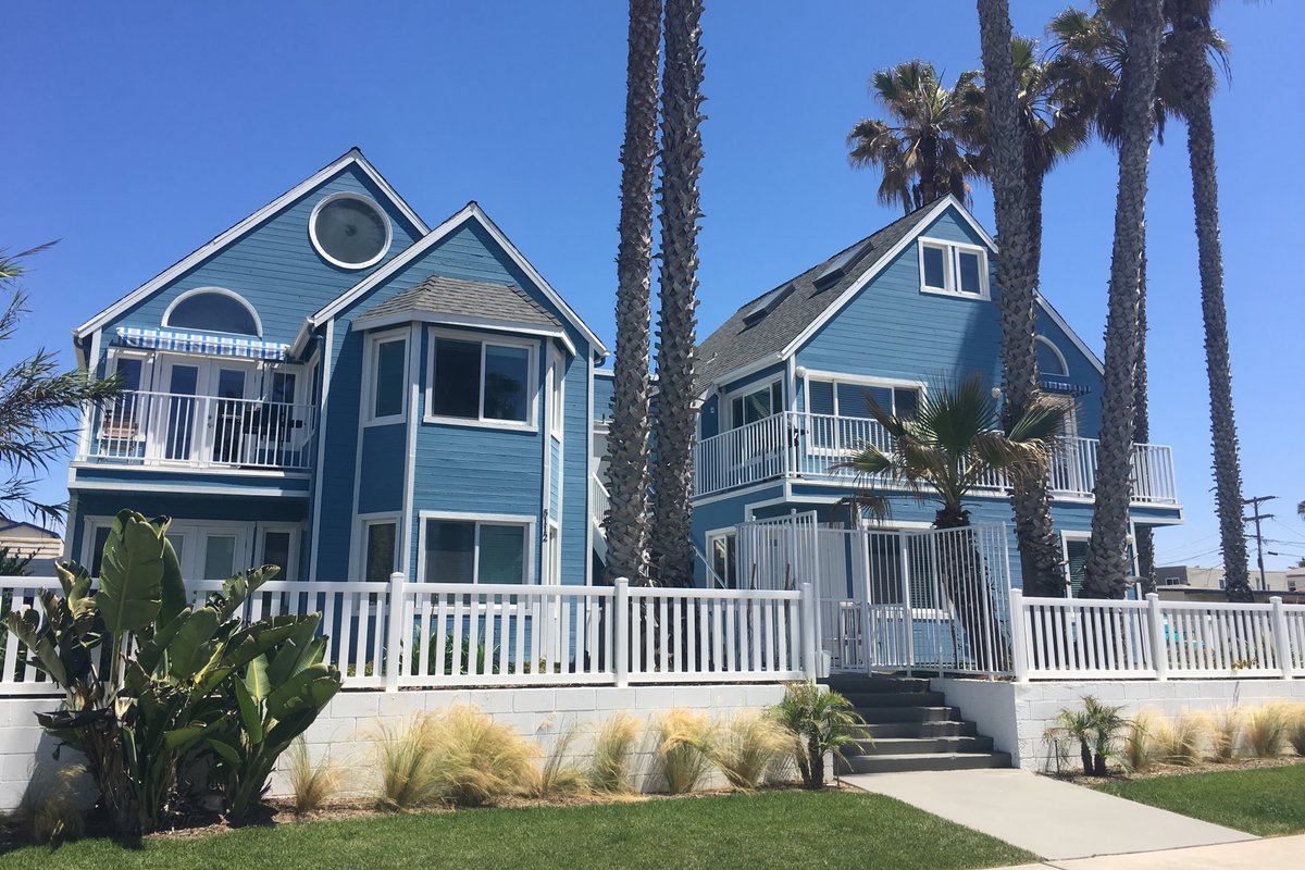 Big Blue #2-Ocean Beach Modern Home by Sand +Views