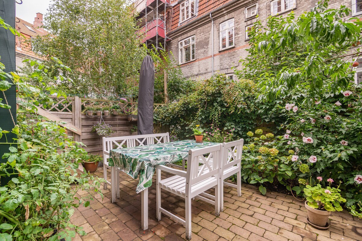 Cool and cosy townhouse in city gallery image 4