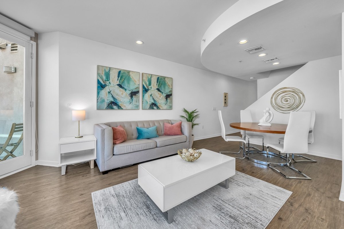 Waterfront Bright & Stylish-Resort Style Amenities gallery image 5