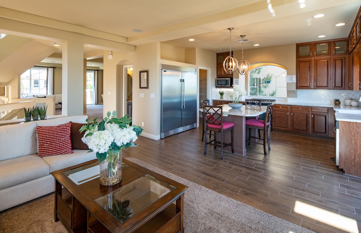 LuxVegas 5-Star Model Home w/ Pool Table & Balcony gallery image 5