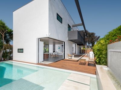 Luxurious Venice Beach Oasis Modern Home