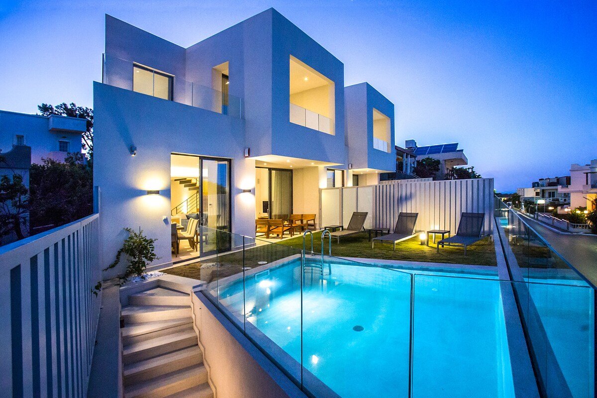 Walk to Beach (150m) & Near Chania / Private Pool gallery image 3