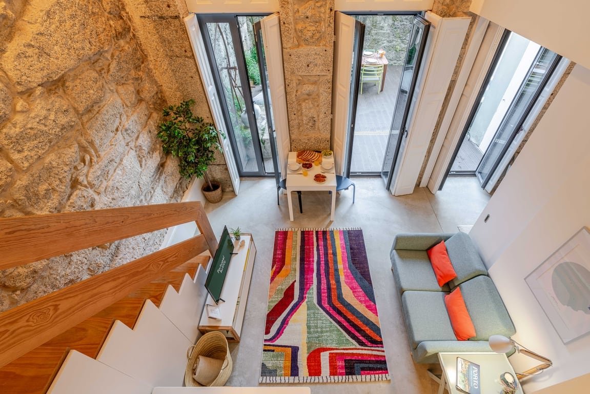 Invictus Escape – Jacuzzi & Charm in the City gallery image 5