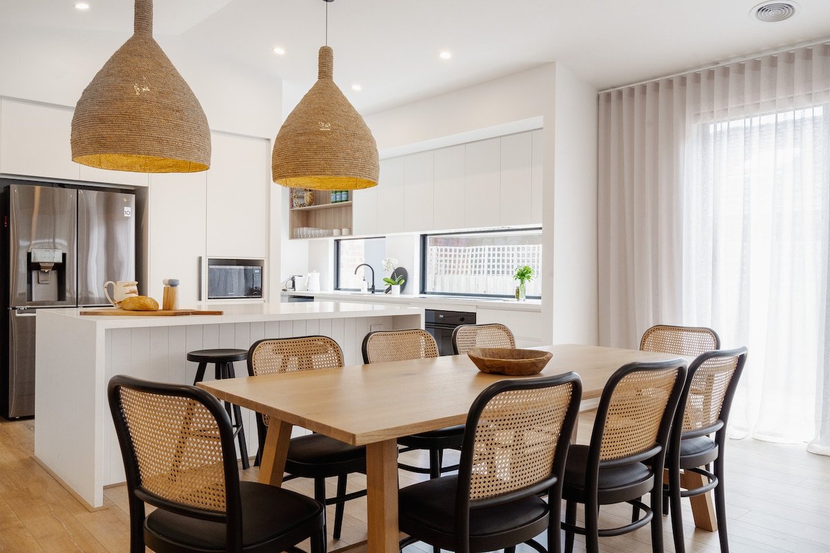 Modern Luxury Coastal Oasis gallery image 3