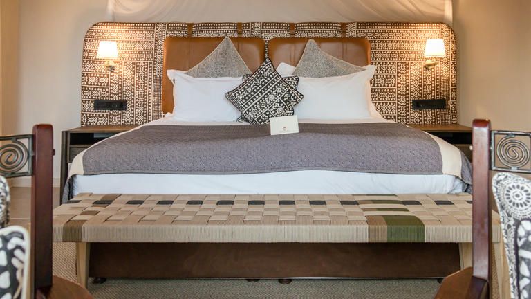 Muchenje Safari Lodge Honeymoon Room