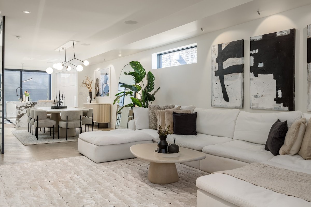 Designer Luxe Home – Trendy Leslieville Gem! gallery image 4