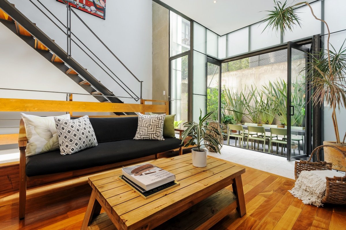 Premium 2BR Duplex w/Terrace in Iconic Building gallery image 2