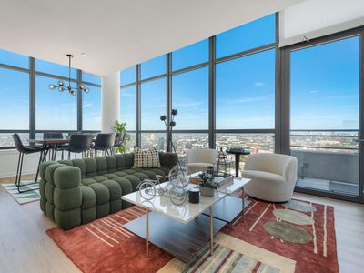 Dual Penthouse Retreat: Perfect for Groups