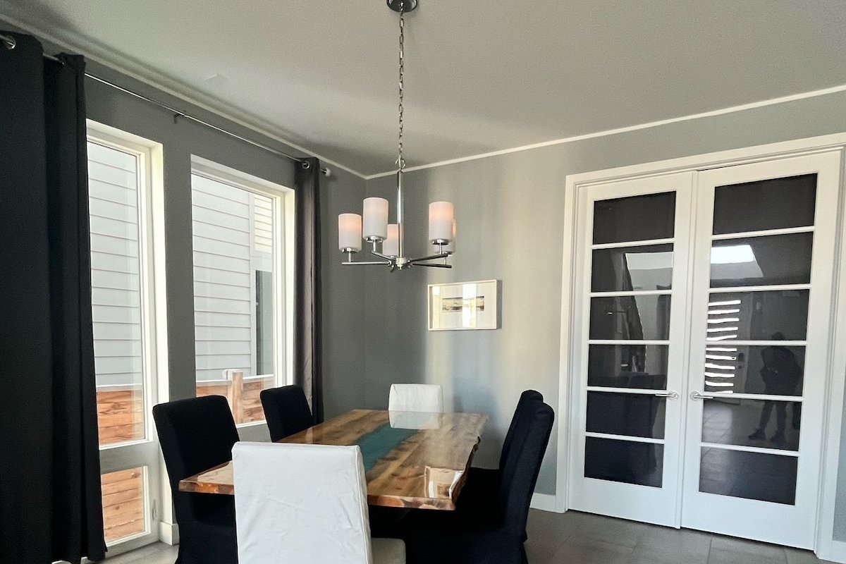 Upscale modern in Central Park gallery image 5