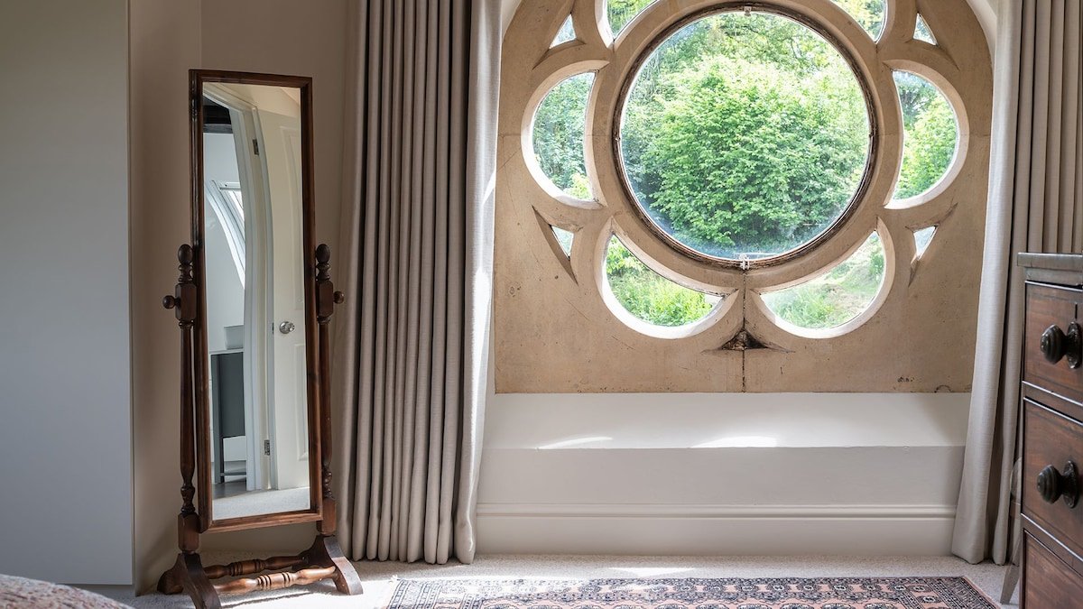 The Old Chapel – Family friendly – Slad Valley gallery image 4