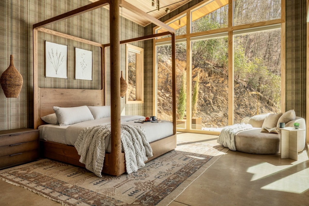 The Glass Frame – Peak Elegance & Luxury gallery image 5