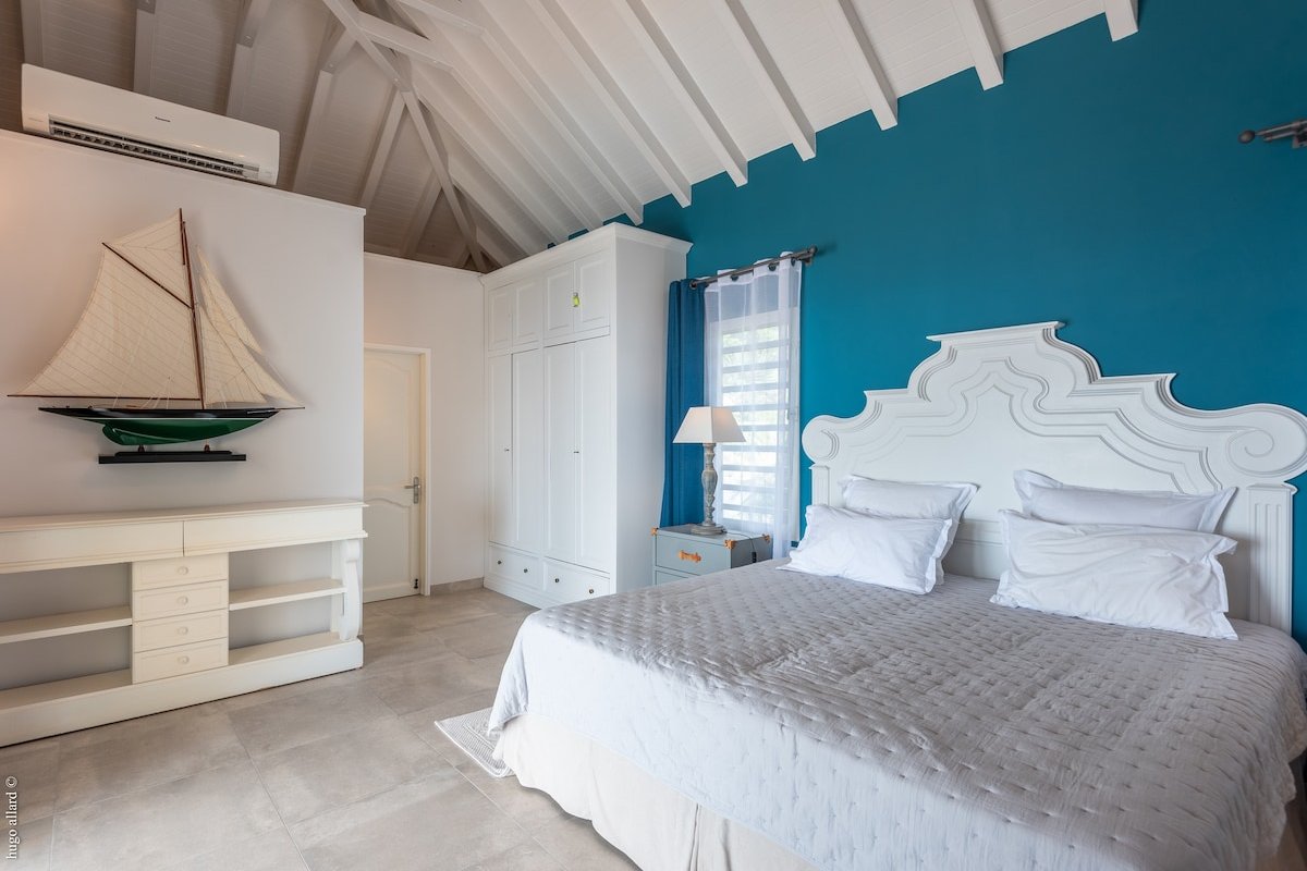 Ti Moun gallery image 2