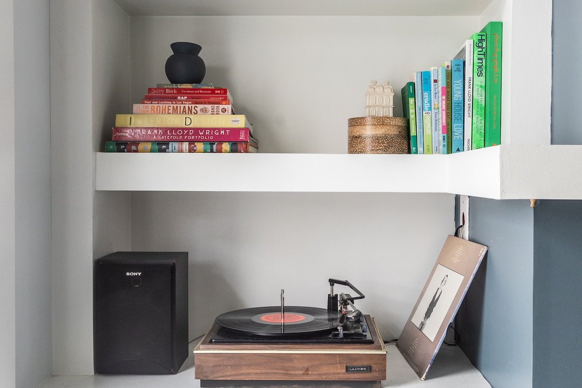 Designer 4-Story Home in Navy Yard Capitol Hill gallery image 3