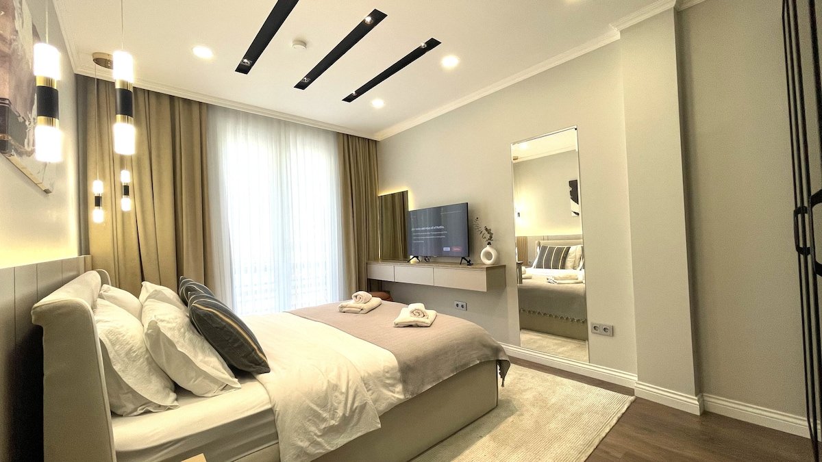 New Fully Equipped 3+1 in Taksim Square with A/C gallery image 2