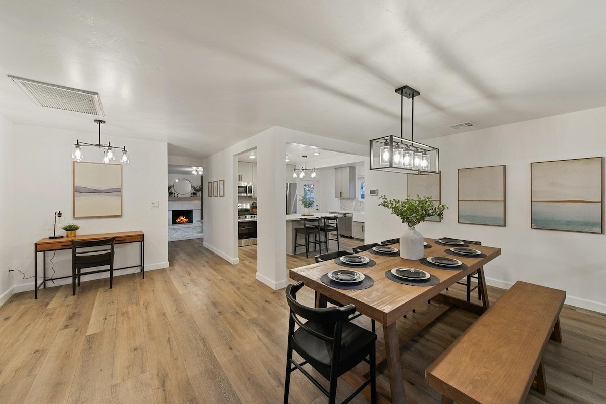 SoCal Lux: Solar Heated Pool | Spa|Game Room|Grill gallery image 5