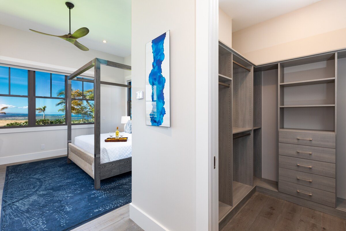 PiH: Blue Serenity~ Waterslide, eBikes, Golf clubs gallery image 5