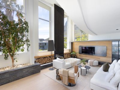 Award winning AquaVillaPent/h CampsBay pvt h/ pool