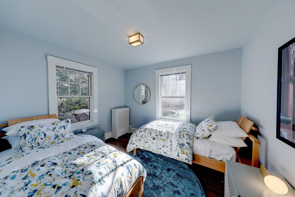 Seaside Home with Beach Access gallery image 4