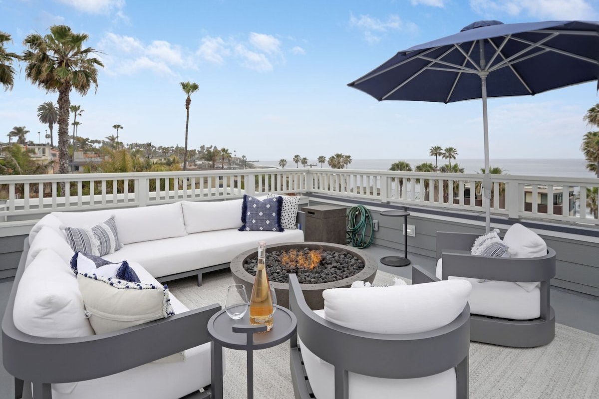 Designer Lux Beach House | OceanView, AC, Fire Pit gallery image 2