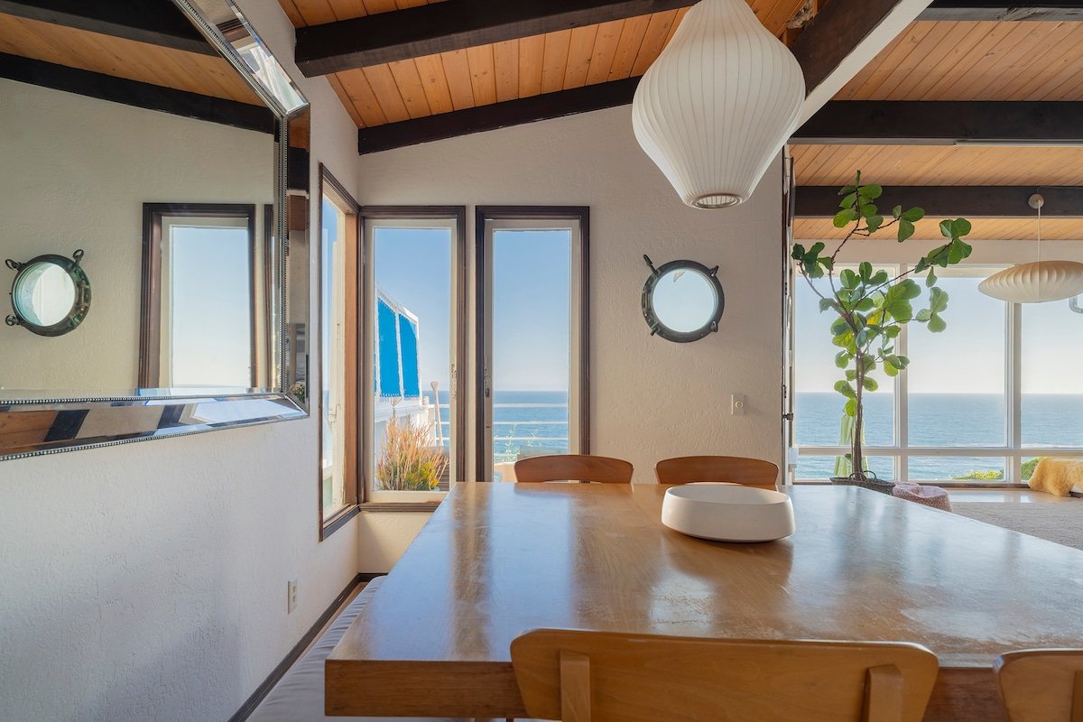 Malibu Villa with Beach Access and Ocean View gallery image 3