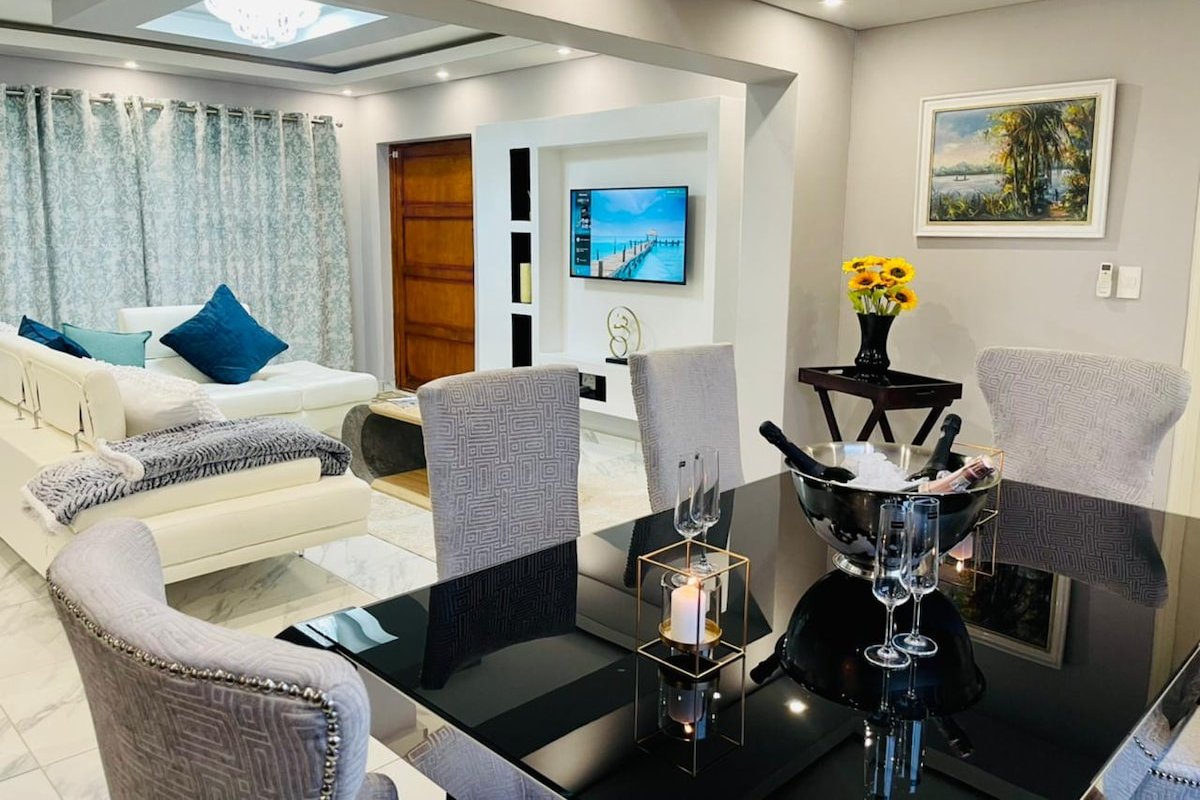 Oasis of Elegance (Solar Power) gallery image 3