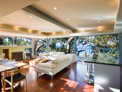 Tranquillity Base @ Lorne