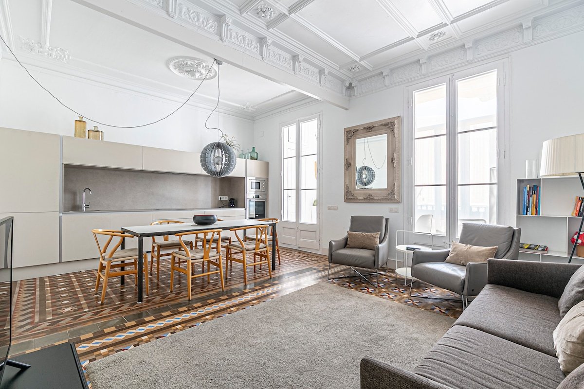 Paseo de gracia elegant apartment gallery image 3