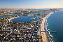 Modern Sandcastle 4bedRM/ 3.5 bath/AC by the Sea gallery image 5