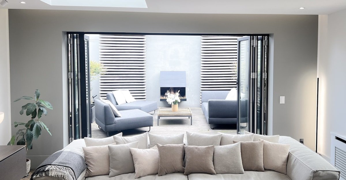 Spacious and bright penthouse gallery image 3