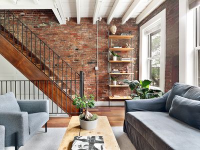 Beautiful Williamsburg Townhouse 4 bed / 2.5 bath