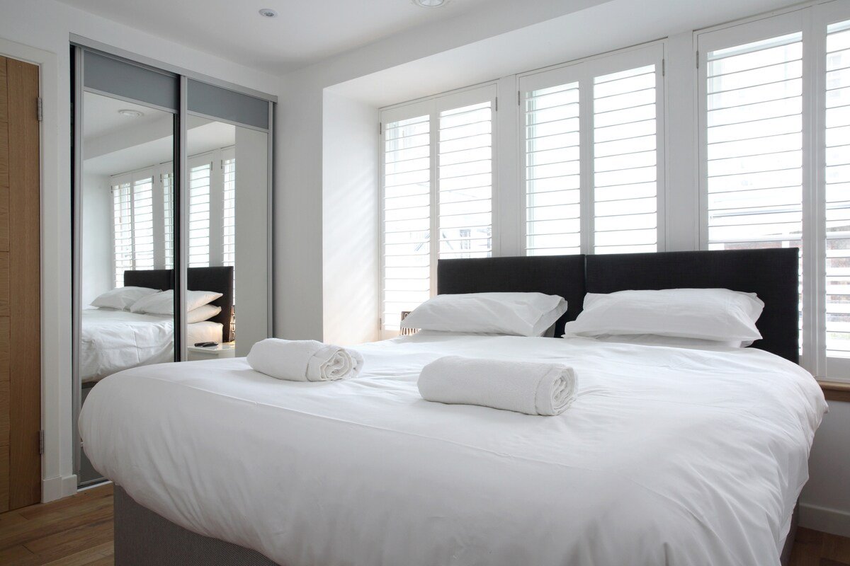 3 BED CENTRAL LUXURY WITH JACUZZI gallery image 5