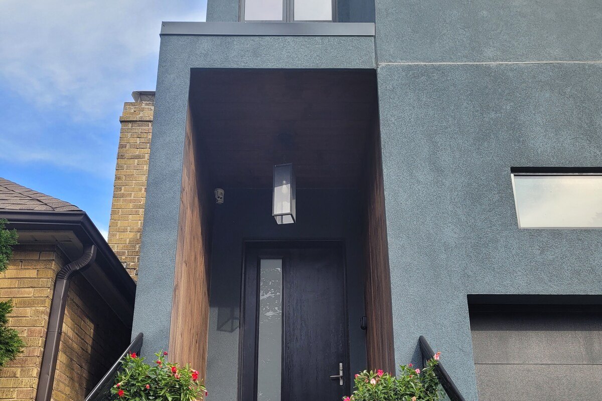 The Junction Modern w/Parking Easy Downtown Access gallery image 3