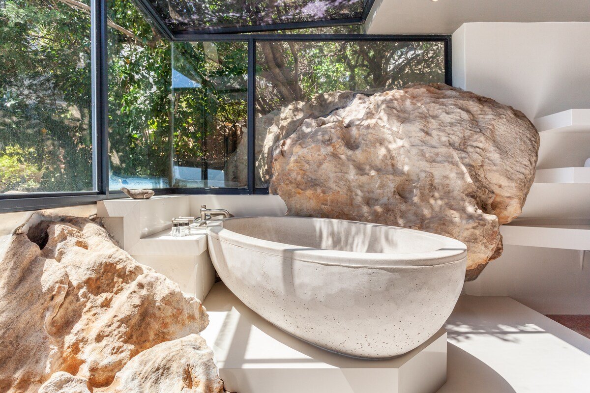 Five Star Villa with Housekeeper, Pool, Jacuzzi, Gym, Sauna gallery image 5